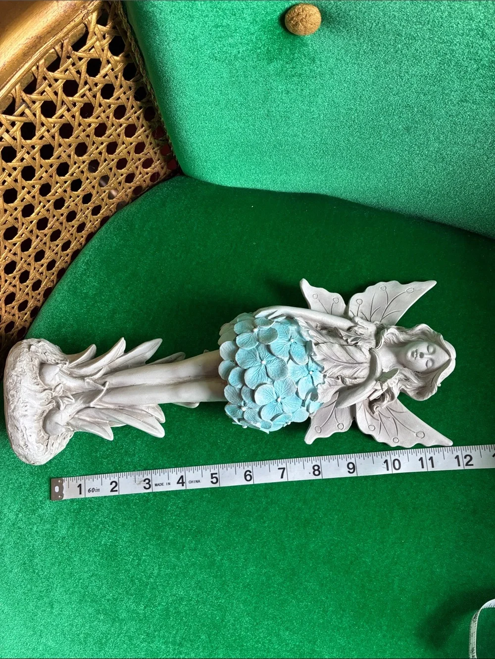 NWT Resin garden fairy statue with blue hydrangea skirt leaves and butterfly 12